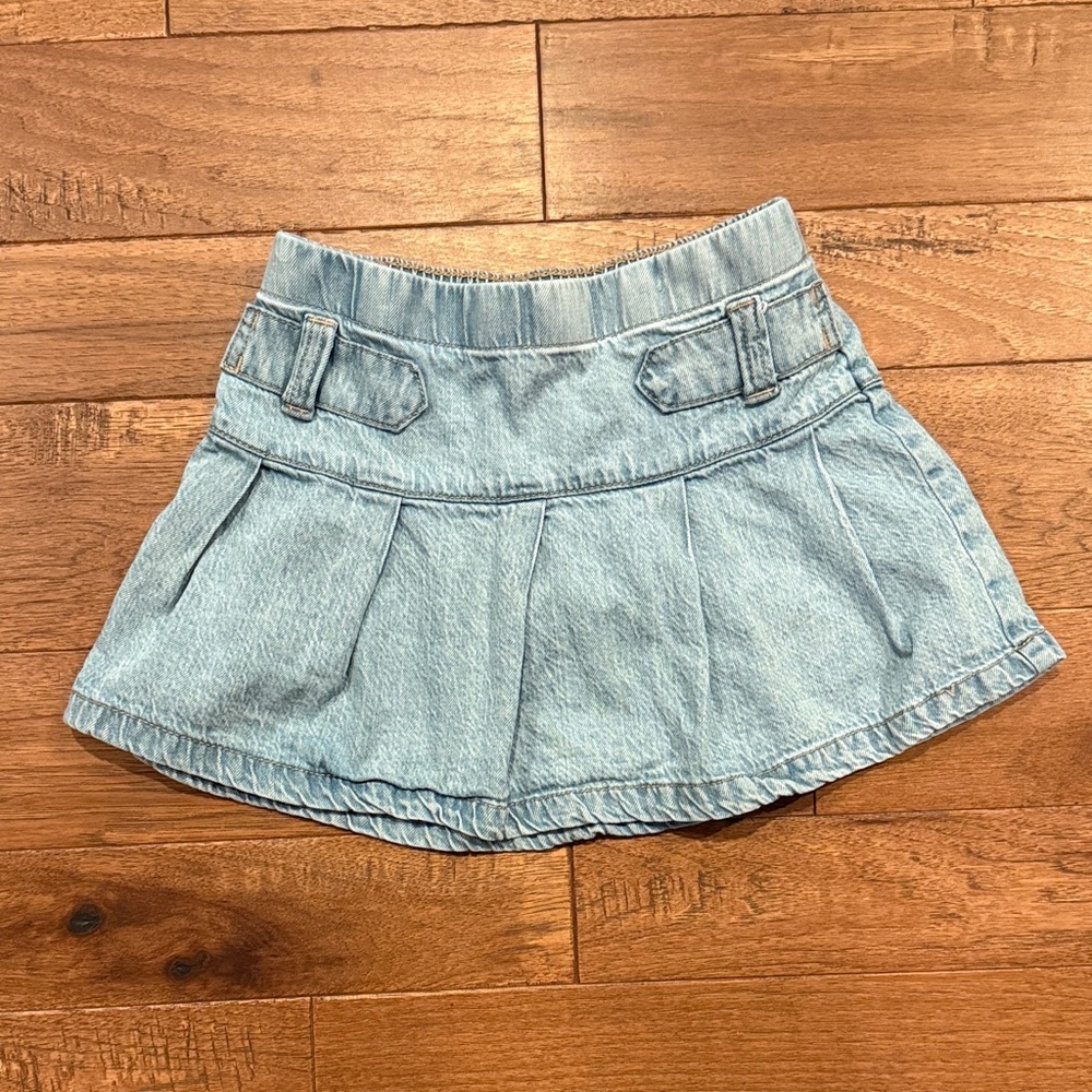 abercrombie kids light wash pleated denim skirt